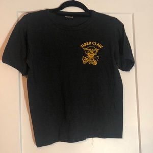2/30$ Single stitch tiger claw vintage tee